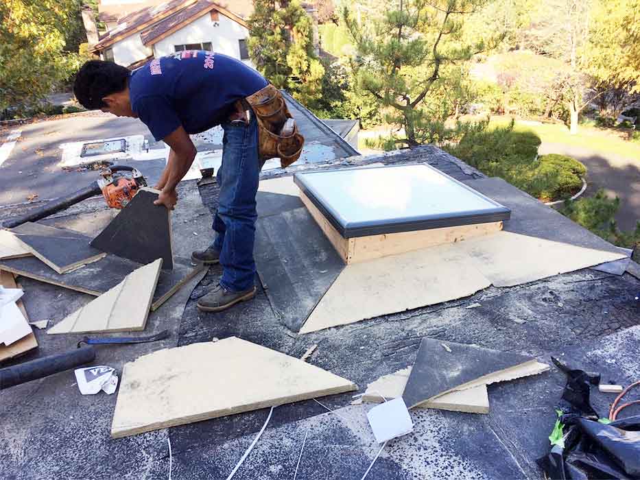 EPDM flat roofing and skylight installation services for residential and commercial properties in North Bergen, NJ.